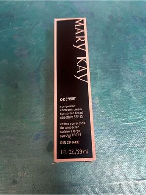 Mary Kay CC Cream Box - Black and Pink Accents. shade - deep